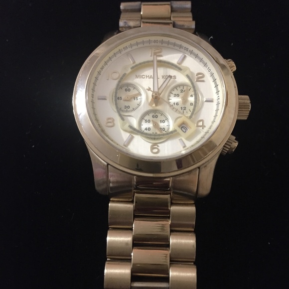 MICHAEL KORS IMPRESSIVE MENS WATCH - Picture 3 of 5